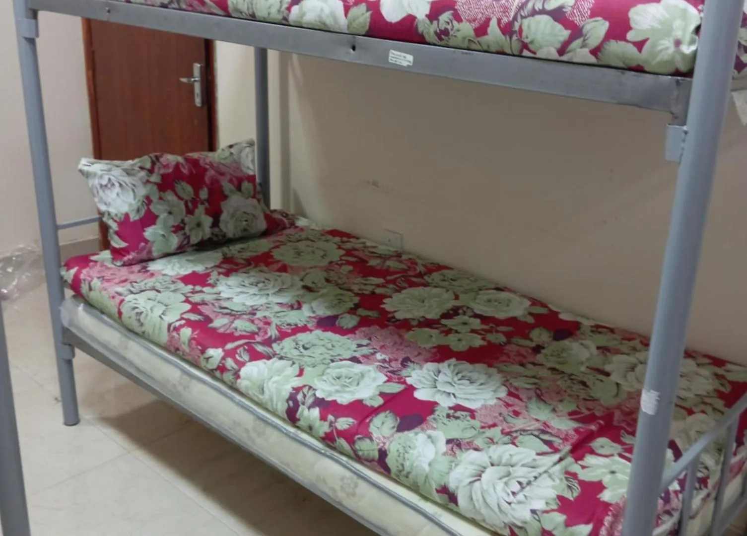 Dubai Place For Male Sharing Room 0*,